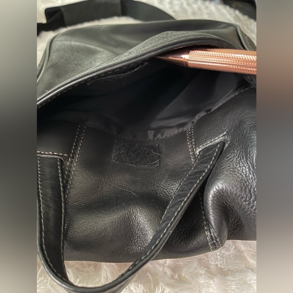 Three inserts and one pocket, black leather satchel. - Picture 11 of 17